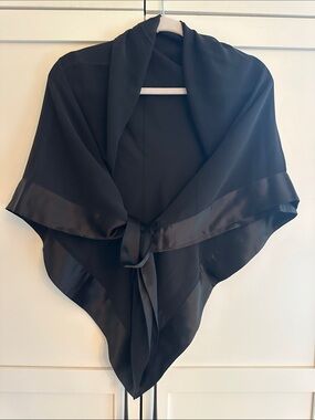 ALL SILK ADRIENNE VITTADINI EVENING WRAP